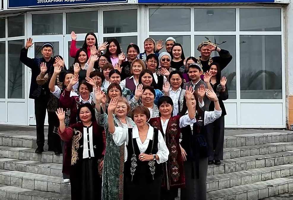 Қостанай әлеуметтік-техникалық колледжінің оқытушылары ұлттық киім челленджін қолдады. Олар ұлттық дәстүрге деген құрметті көрсетіп, мәдени мұраны сақтау мен оны жас ұрпаққа жеткізудің маңызын насихаттады.